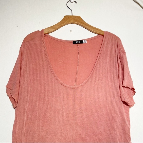 BDG Urban Outfitter Peachy Pink Short Sleeve Tee Size Medium - Picture 2 of 7